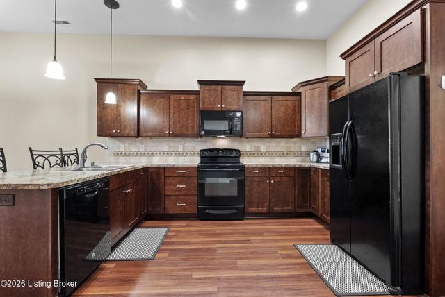 8904 Sidney Way, Louisville, KY 40291