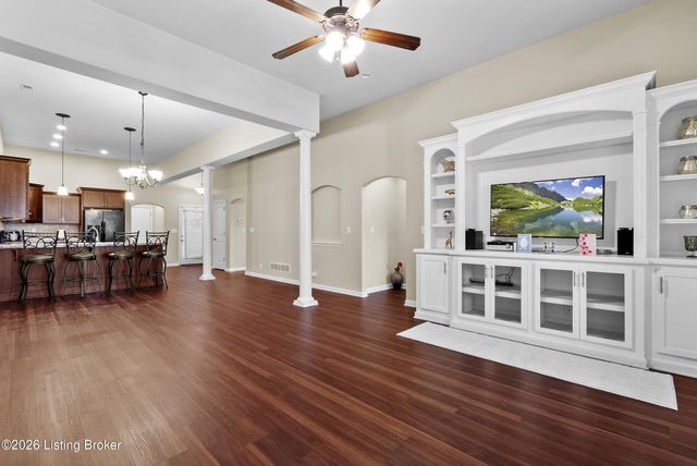 8904 Sidney Way, Louisville, KY 40291