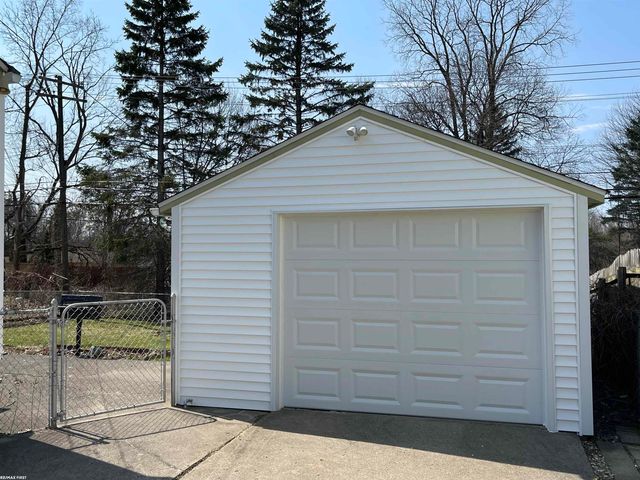 193 Scott Lake Road, Waterford Twp, MI 48328