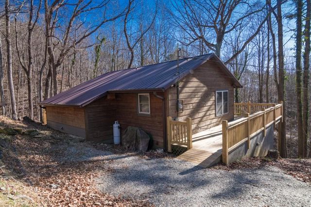 34 Lookout Ridge Road, Cleveland, GA 30528