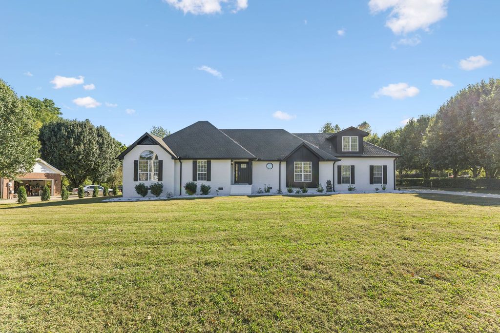 2891 Sulphur Springs Rd, Murfreesboro, TN 37129