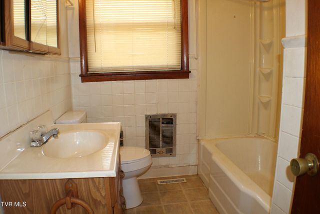 3988 Memorial Boulevard, Kingsport, TN 37664