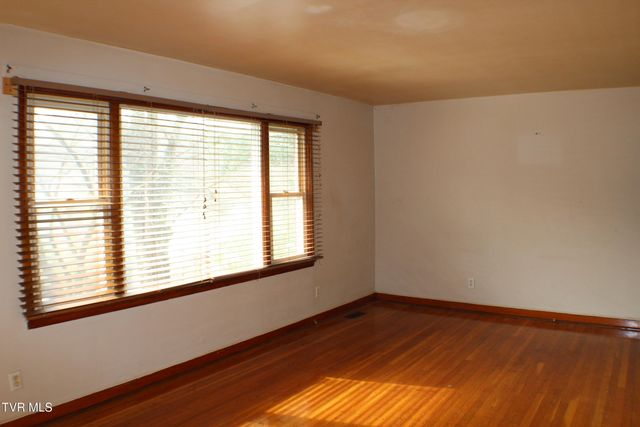 3988 Memorial Boulevard, Kingsport, TN 37664