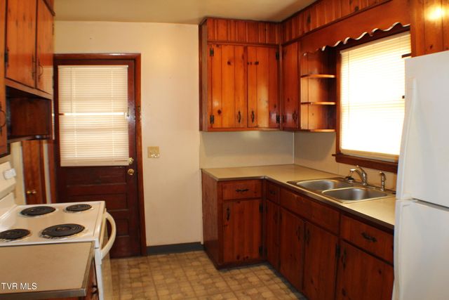 3988 Memorial Boulevard, Kingsport, TN 37664