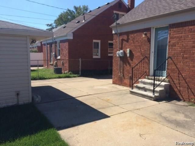 9873 Carter Avenue, Allen Park, MI 48101