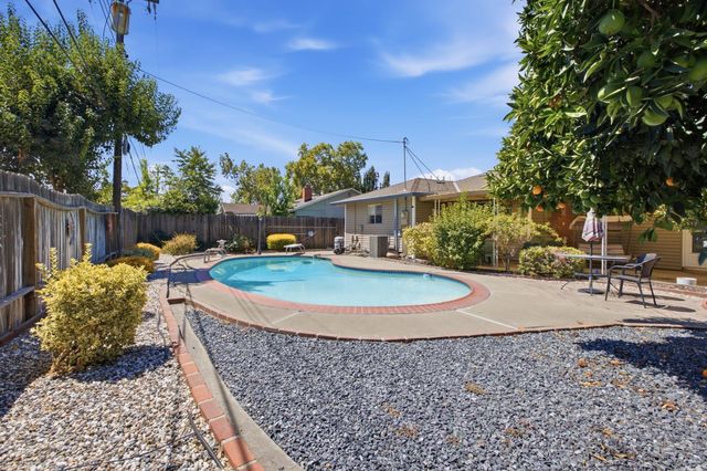 2609 Aramon Dr, Rancho Cordova, CA 95670
