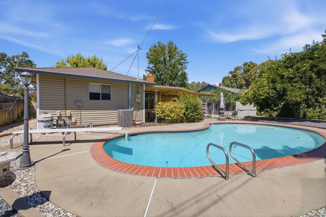 2609 Aramon Dr, Rancho Cordova, CA 95670