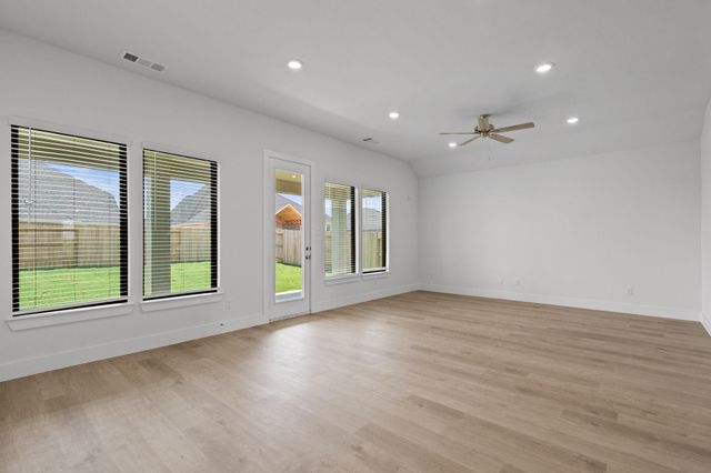 116 Black Hickory Drive, Waller, TX 77484