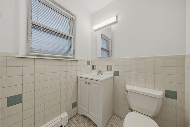 6921 N Ashland Boulevard 3A, Chicago, IL 60626