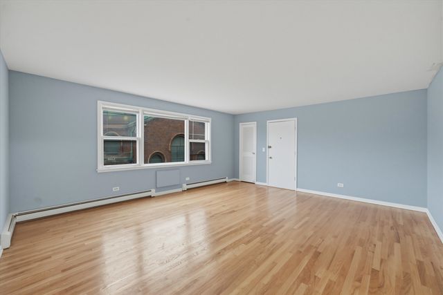 6921 N Ashland Boulevard 3A, Chicago, IL 60626