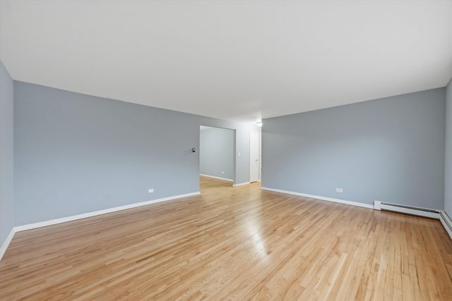 6921 N Ashland Boulevard 3A, Chicago, IL 60626