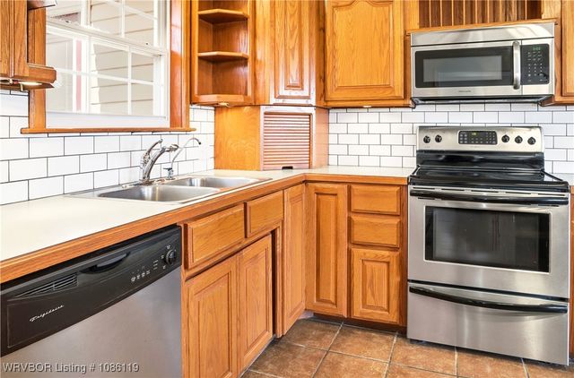 465561 Hwy 100, Stilwell, OK 74960