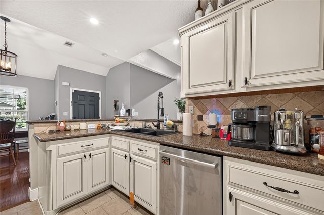720 Springwood Drive, Conroe, TX 77385