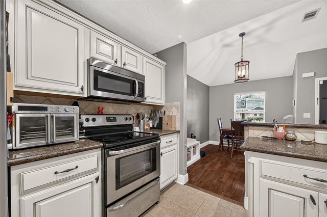 720 Springwood Drive, Conroe, TX 77385
