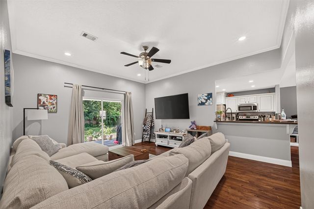 720 Springwood Drive, Conroe, TX 77385