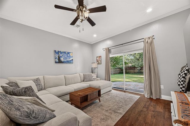 720 Springwood Drive, Conroe, TX 77385