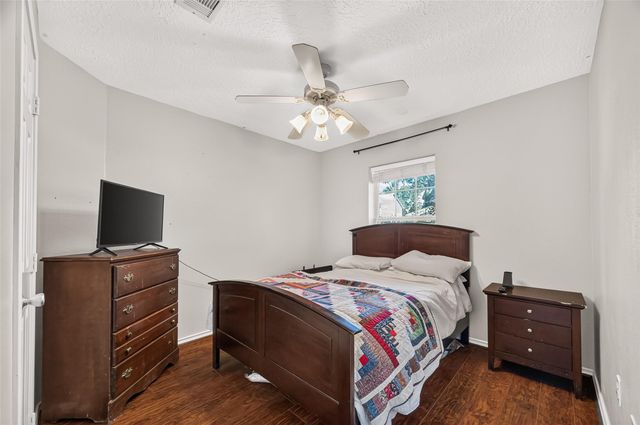 720 Springwood Drive, Conroe, TX 77385