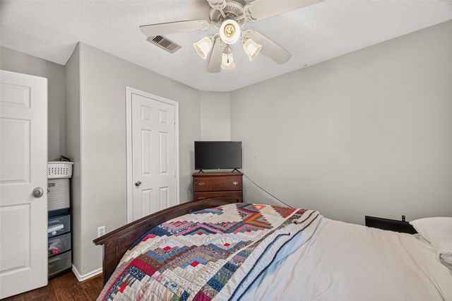 720 Springwood Drive, Conroe, TX 77385