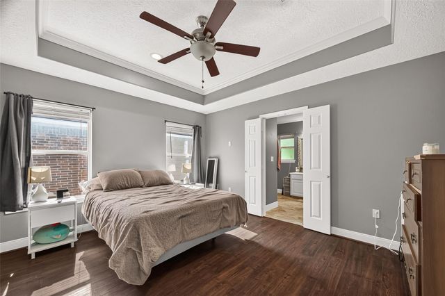 720 Springwood Drive, Conroe, TX 77385