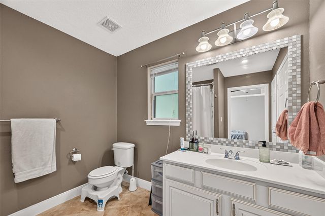 720 Springwood Drive, Conroe, TX 77385