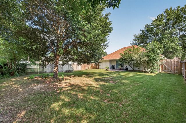 720 Springwood Drive, Conroe, TX 77385