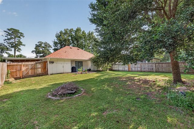 720 Springwood Drive, Conroe, TX 77385
