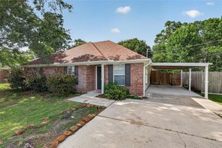 720 Springwood Drive, Conroe, TX 77385