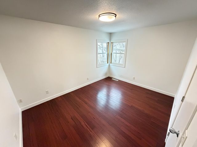 600 12th St NW, Minot, ND 58703