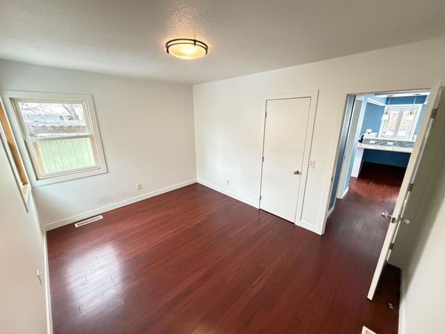 600 12th St NW, Minot, ND 58703