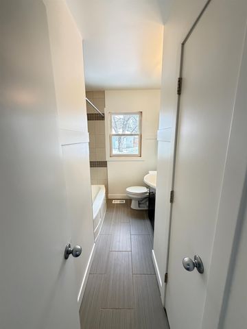 600 12th St NW, Minot, ND 58703