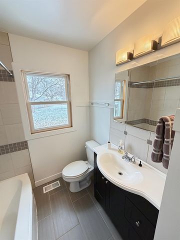 600 12th St NW, Minot, ND 58703