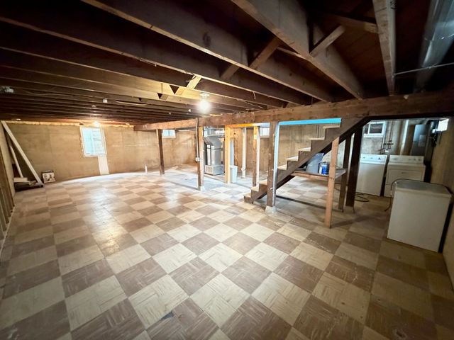 600 12th St NW, Minot, ND 58703