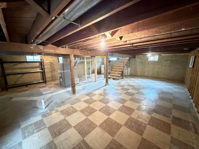 600 12th St NW, Minot, ND 58703