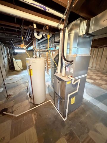 600 12th St NW, Minot, ND 58703