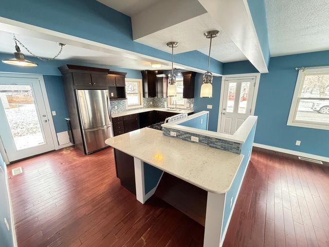 600 12th St NW, Minot, ND 58703