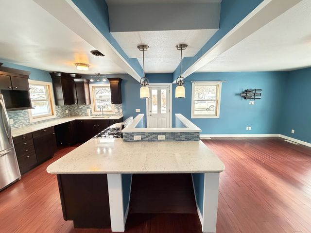 600 12th St NW, Minot, ND 58703