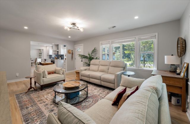 1734 Combahee Street, Charleston, SC 29412