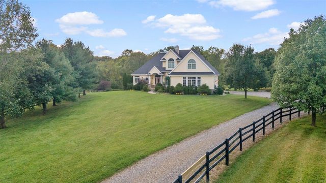 1280 Sylvan Road, Chelsea, MI 48118