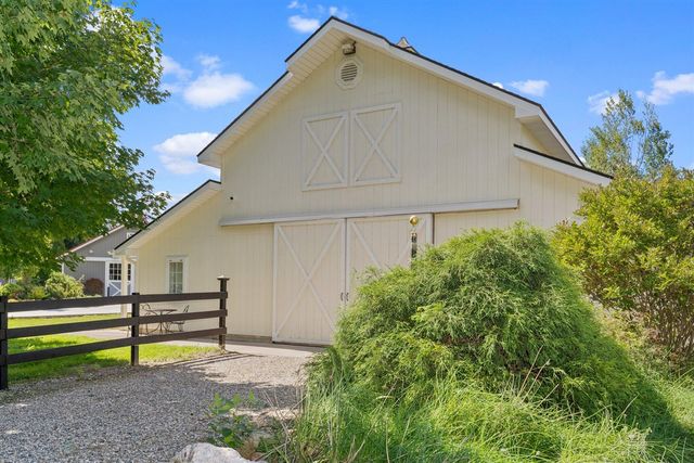 1280 Sylvan Road, Chelsea, MI 48118