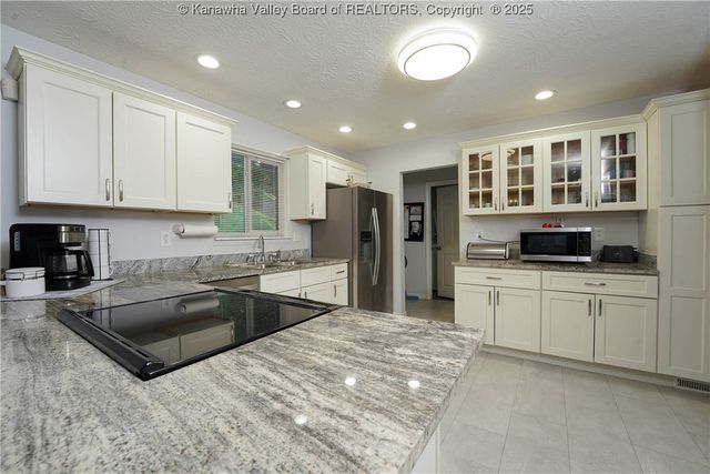 4921 Chesterfield Avenue, Charleston, WV 25304