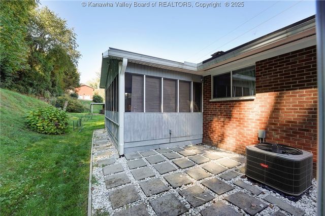 4921 Chesterfield Avenue, Charleston, WV 25304