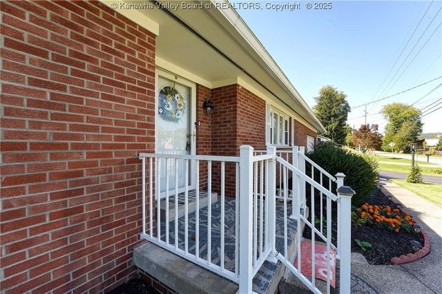 4921 Chesterfield Avenue, Charleston, WV 25304