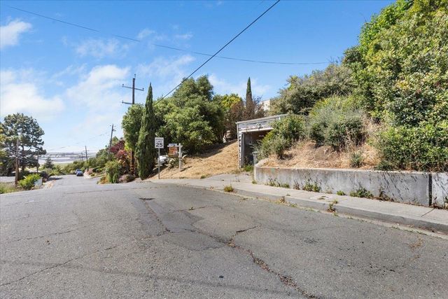 516 Hichborn Street, Vallejo, CA 94590