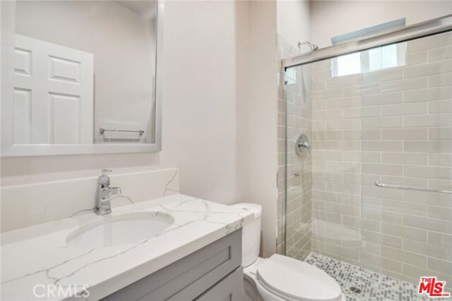 1821 S New England Street, Los Angeles, CA 90006