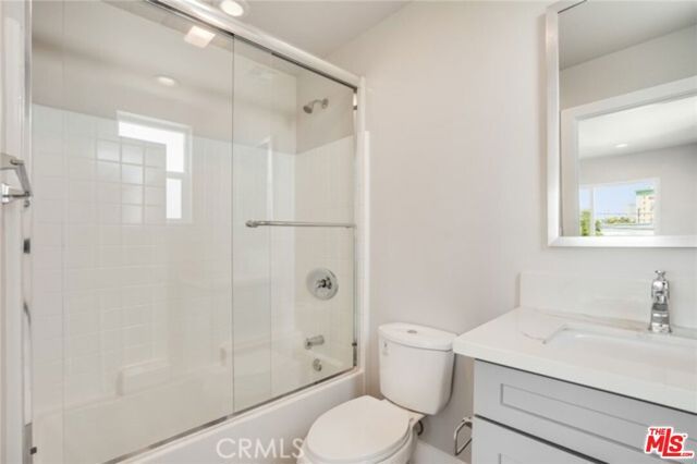 1821 S New England Street, Los Angeles, CA 90006