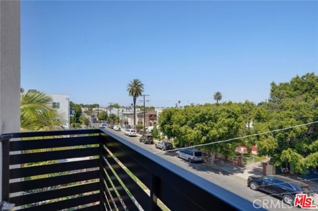 1821 S New England Street, Los Angeles, CA 90006
