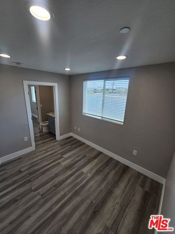 1821 S New England Street, Los Angeles, CA 90006