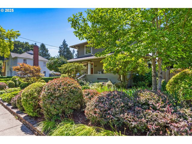 1496 Court St Ne, Salem, OR 97301