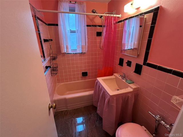 365 Bronx River Road 3J, Yonkers, NY 10704