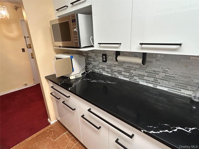 365 Bronx River Road 3J, Yonkers, NY 10704